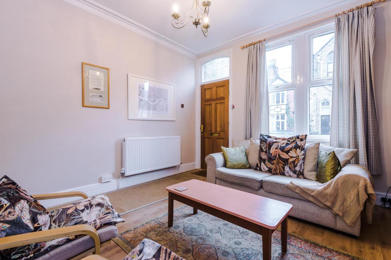 Cosy House With Garden & Parking, Sheffield Villa ภายนอก รูปภาพ