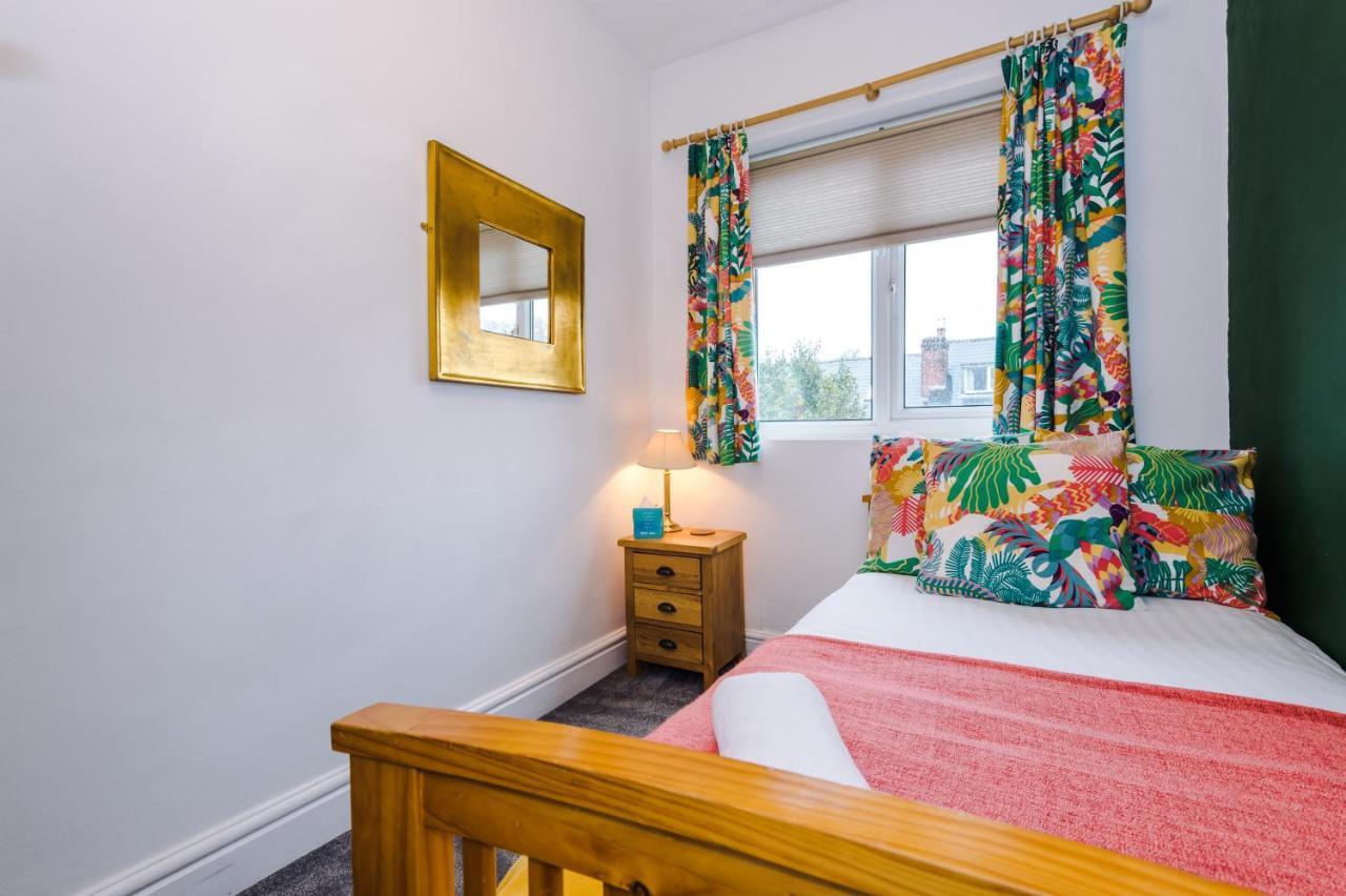 Cosy House With Garden & Parking, Sheffield Villa ภายนอก รูปภาพ